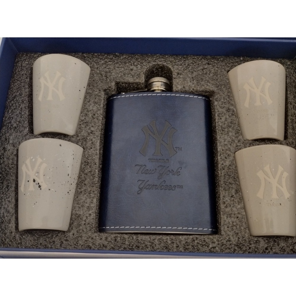 New York Yankees 8oz Flask Set with Embossed Wrap & 4-2oz Ceramic Shot Glasses